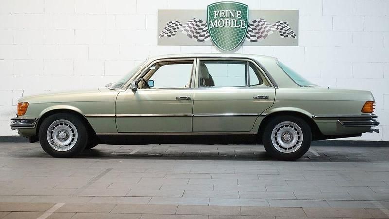 Gebraucht Mercedes 450 286 PS (210 kW) 1977 Grün Limousine