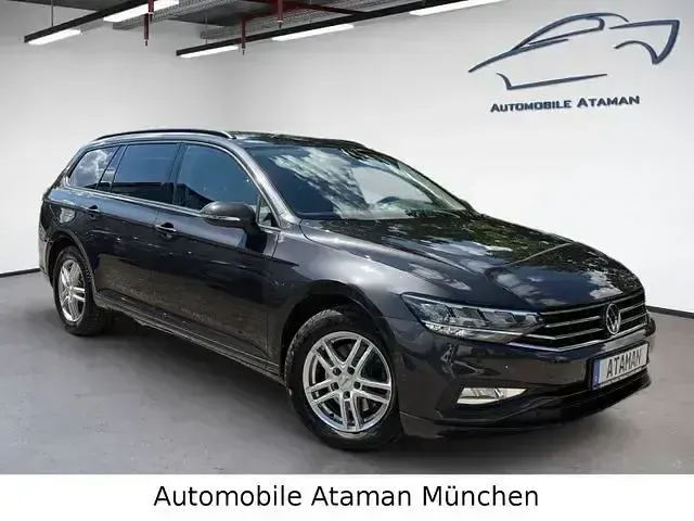 Gebraucht VW Passat 150 PS (110 kW) 2022 Grau Kombi