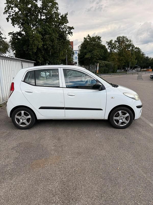 Gebraucht Hyundai i10 75 PS (55 kW) 2009 Weiß Kleinwagen