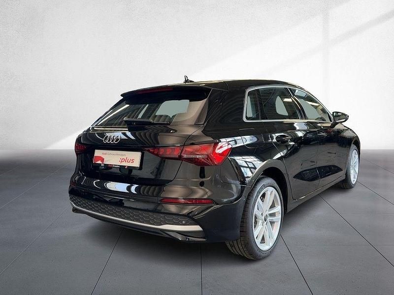 Second-hand Audi A3 Advanced 116 CP (85 kW) 2024 Negru Berlinǎ