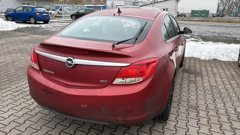 Gebraucht Opel Insignia 163 PS (119 kW) 2009 Rot Limousine