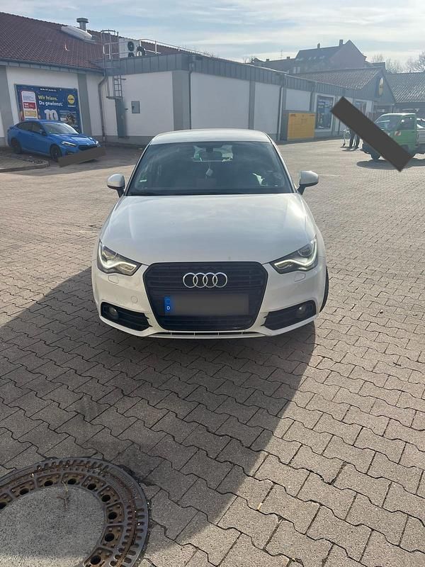 Gebraucht Audi A1 Design 86 PS (63 kW) 2012 Weiß Kleinwagen