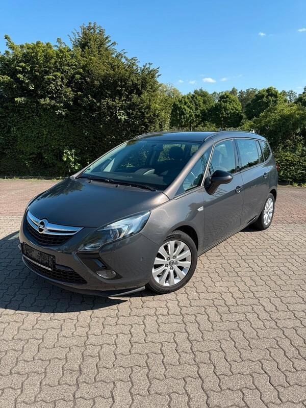 Grau Gebraucht 2012 Opel Zafira Tourer Edition Van / Kleinbus | 3.499 € (Guter Preis) - Bild 1/4