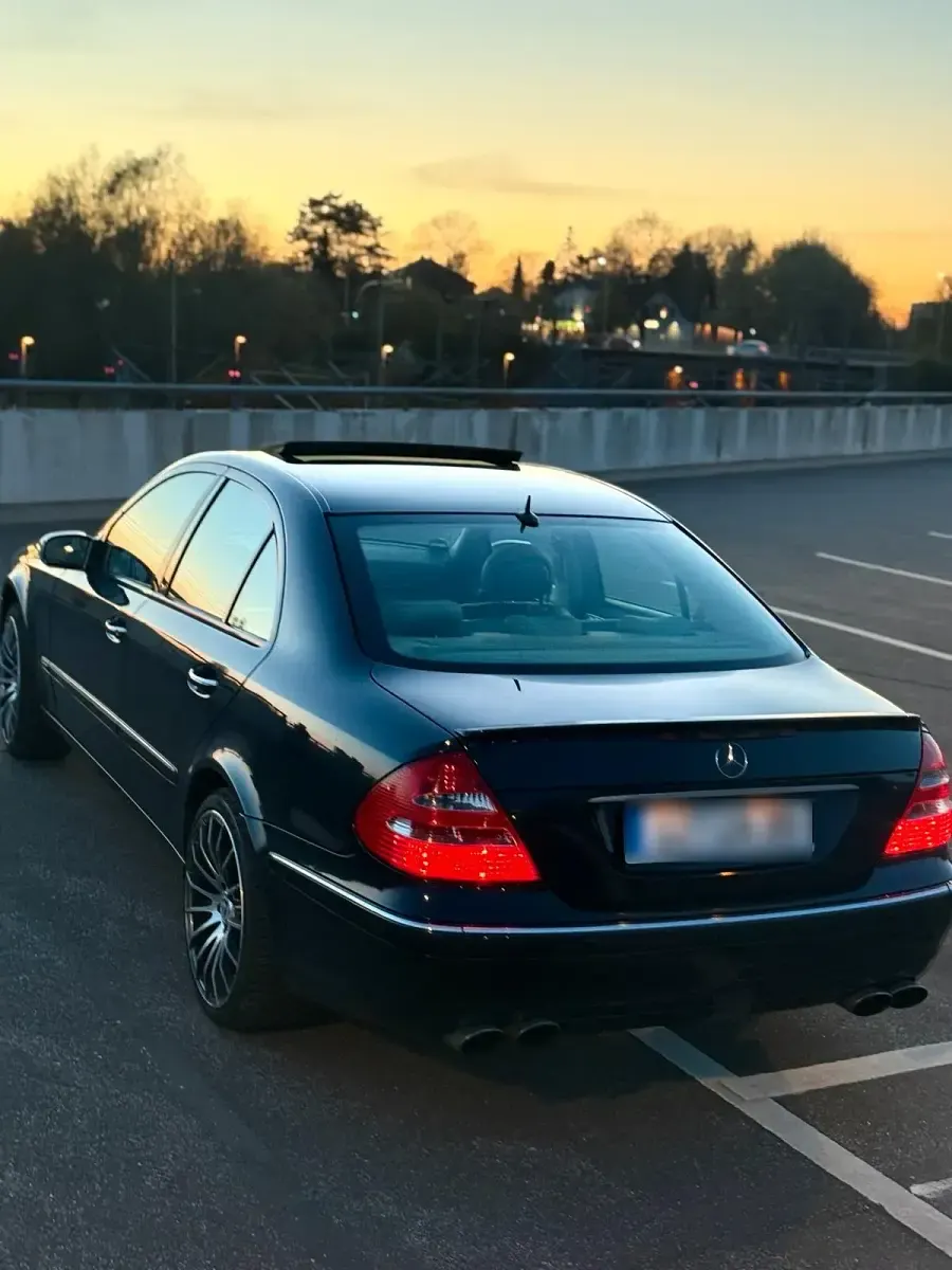 Gebraucht Mercedes E55 AMG 273 PS (200 kW) 2005 Blau Limousine