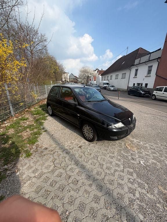 Gebraucht Lancia Ypsilon 60 PS (44 kW) 2001 Schwarz Kleinwagen