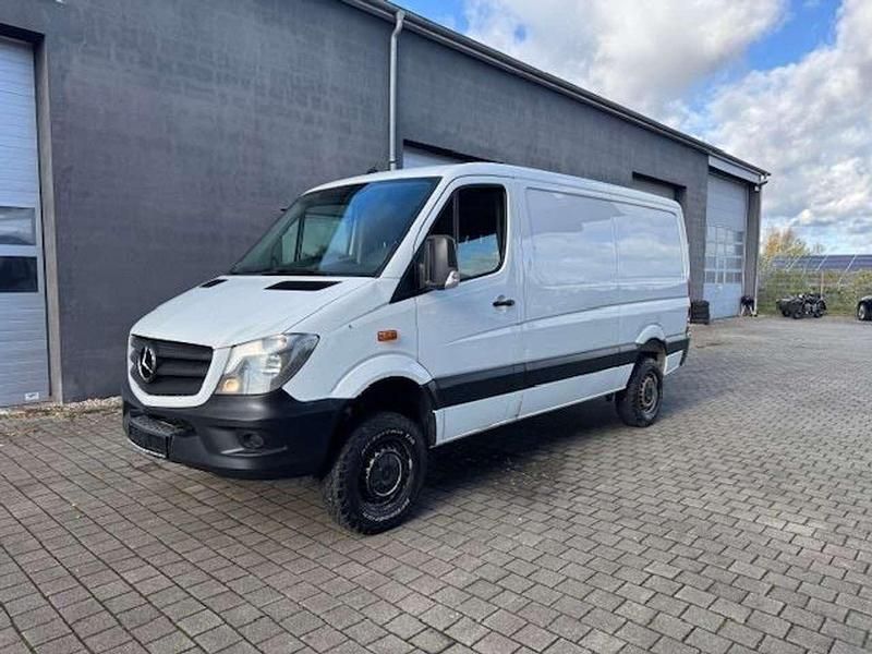 Arktikweiss Gebraucht 2016 Mercedes Sprinter Van | 21.999 € (Fairer Preis) - Bild 1/4