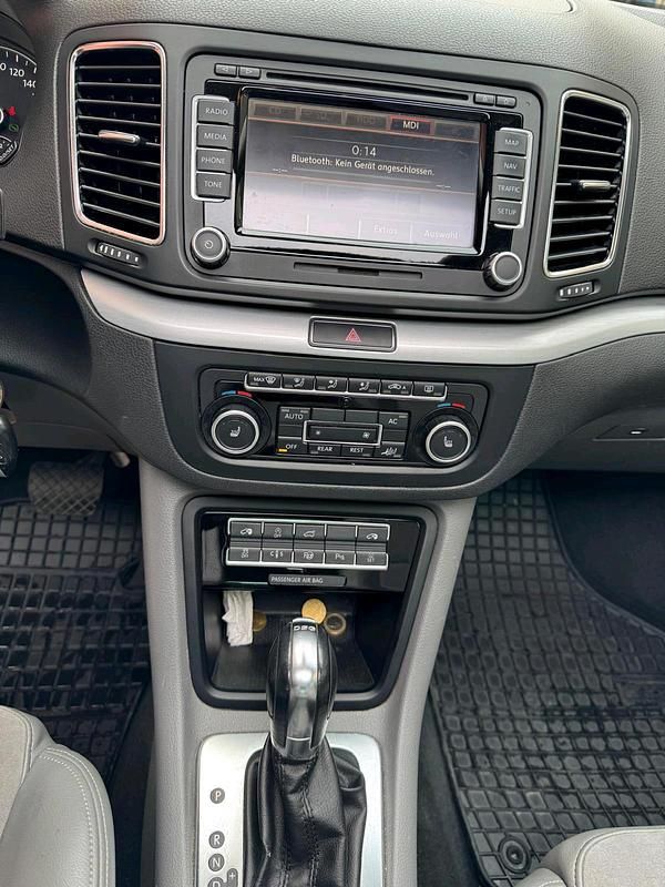 Gebraucht VW Sharan 177 PS (130 kW) 2012 Blau Van / Kleinbus