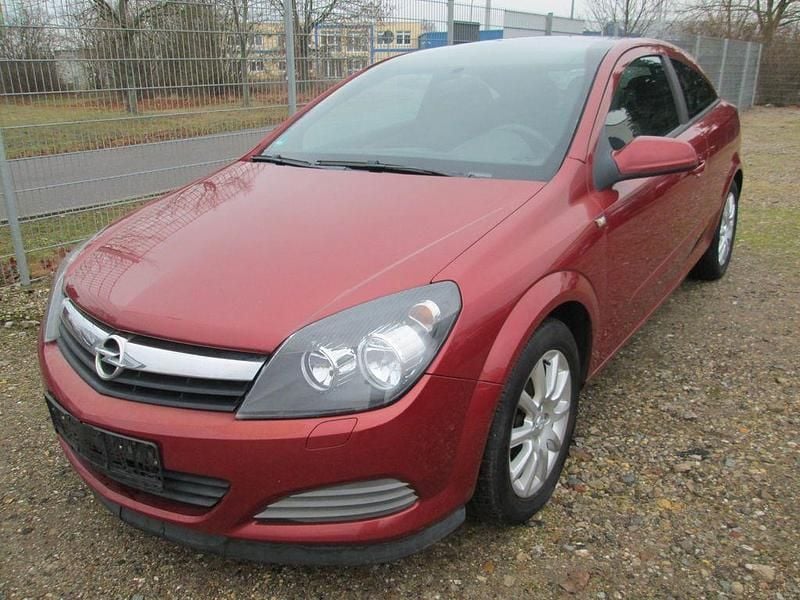 Rot Gebraucht 2007 Opel Astra GTC Edition+ Coupé | 1.200 € (Guter Preis) - Bild 1/4