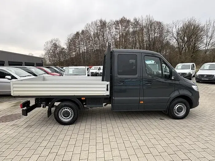 Gebraucht Mercedes Sprinter 170 PS (125 kW) 2024 Schwarzgrau Van