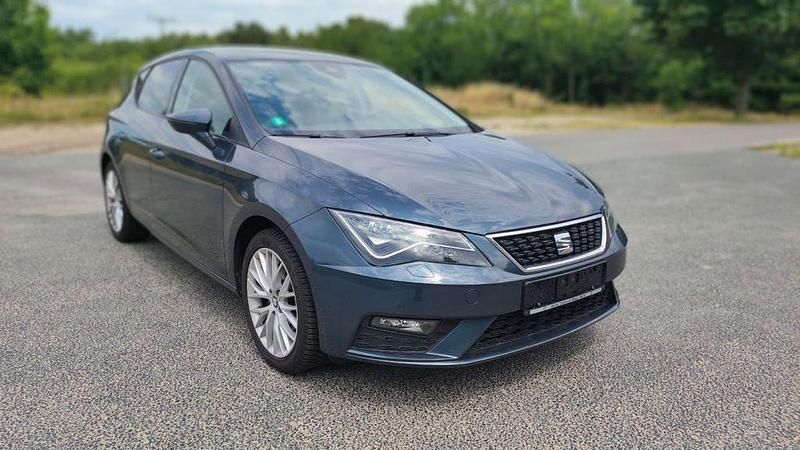 Grau Gebraucht 2020 Seat Leon XCELLENCE Limousine | 10.700 € (Superpreis) - Bild 1/4