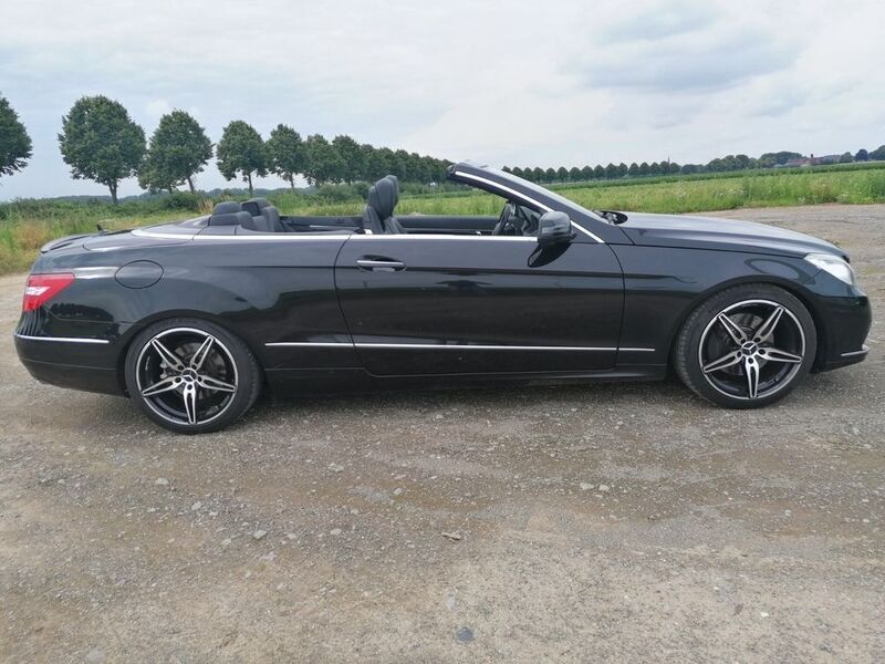 Schwarz Gebraucht 2012 Mercedes E350 AMG Cabrio | 16.666 € (Fairer Preis) - Bild 1/4