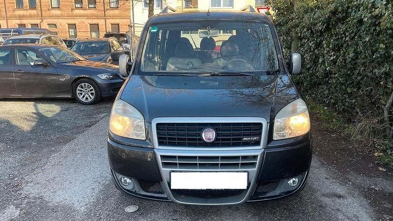 Gebraucht Fiat Doblò 120 PS (88 kW) 2009 Grau Van / Kleinbus