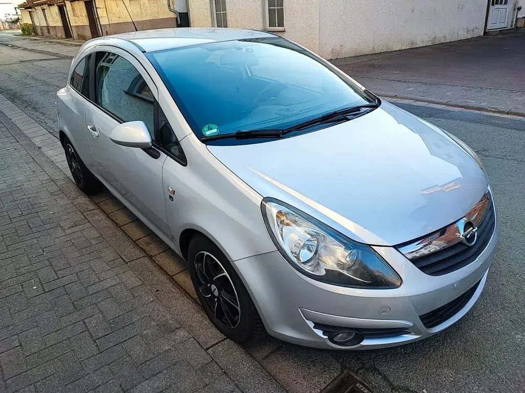 Używany Opel Corsa 95 KM (69 kW) 2010 Srebrny Hatchback