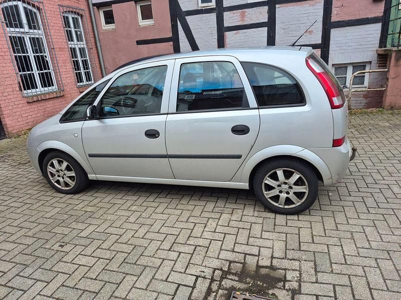 Gebraucht Opel Meriva Edition 101 PS (74 kW) 2005 Silber Van / Kleinbus