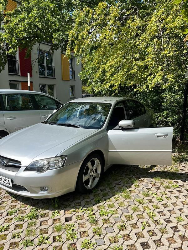Silber Gebraucht 2006 Subaru Legacy Limousine | 3.400 € (Fairer Preis) - Bild 1/4