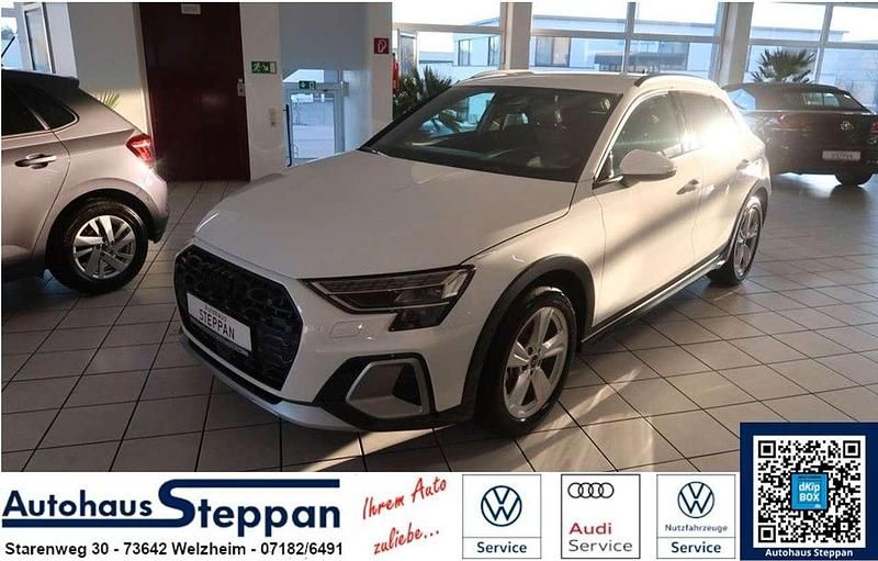 Weiß Gebraucht 2024 Audi A3 Limousine | 34.990 € - Bild 1/4