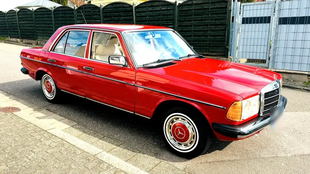 Gebraucht Mercedes 200 94 PS (69 kW) 1978 Rot Limousine