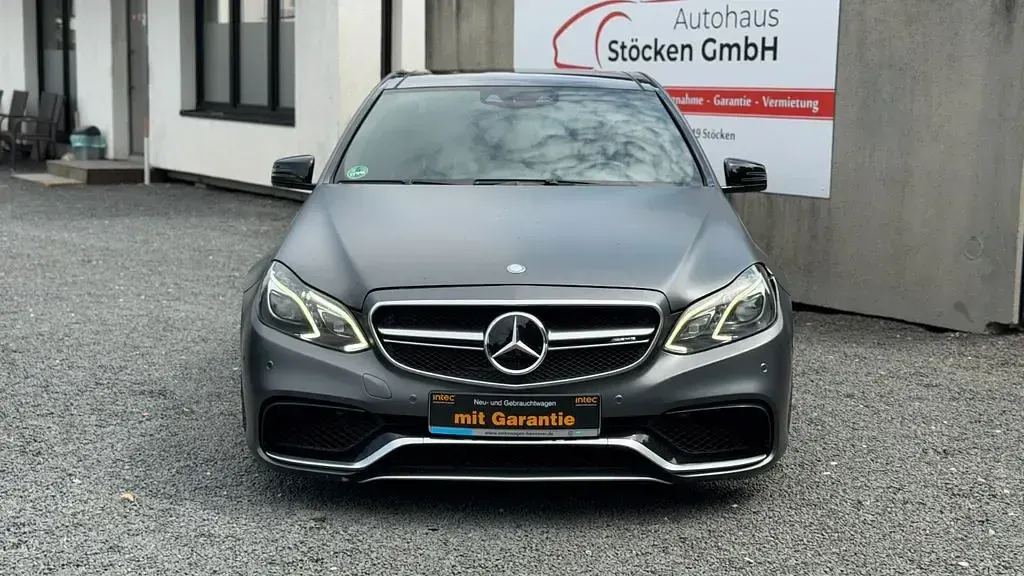 Gebraucht Mercedes E500 AMG 408 PS (300 kW) 2013 Weiß Limousine