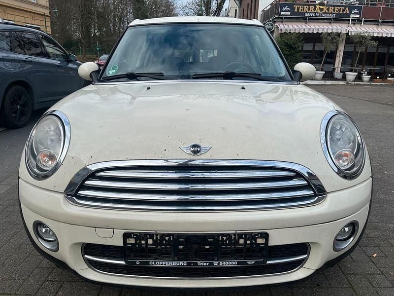 Weiß Gebraucht 2009 Mini Cooper D Clubman Kombi | 3.890 € (Fairer Preis) - Bild 1/4