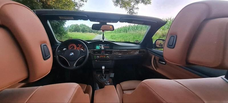 Gebraucht BMW 335 Cabriolet 306 PS (225 kW) 2010 Braun Cabrio