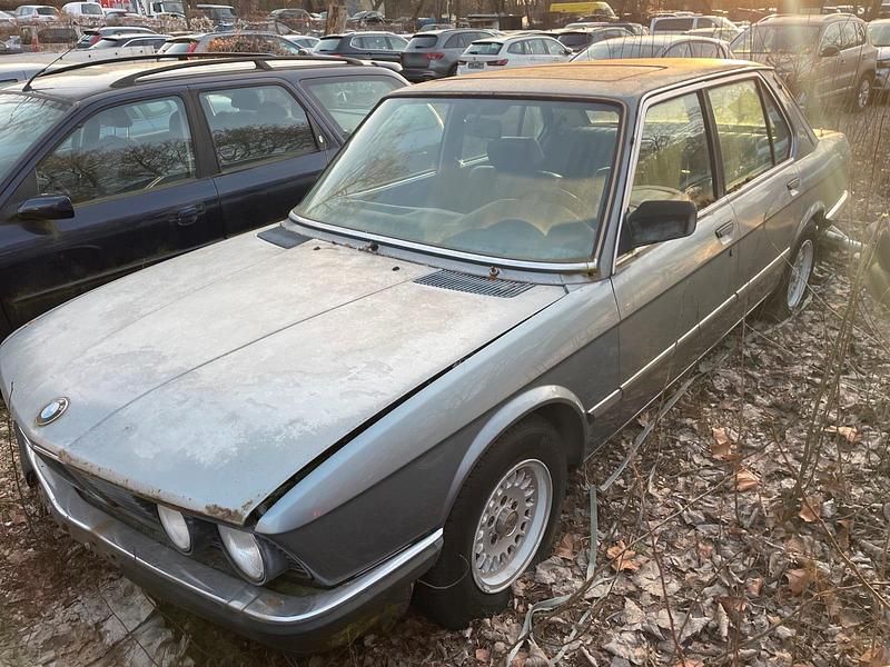 Gebraucht BMW 525 150 PS (110 kW) 1986 Blau Limousine