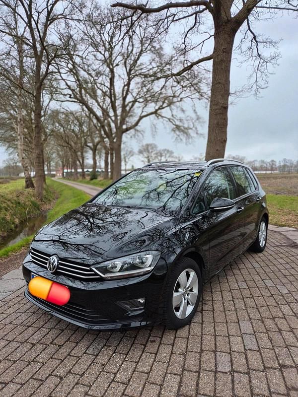 Gebraucht VW Golf VII Highline 125 PS (91 kW) 2015 Schwarz Limousine