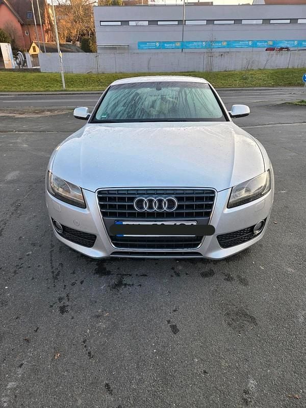 Grau Gebraucht 2011 Audi A5 Limousine | 8.750 € (Fairer Preis) - Bild 1/4