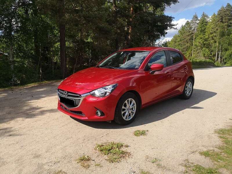 Rot Gebraucht 2015 Mazda 2 Sports-Line Limousine | 7.750 € (Guter Preis) - Bild 1/4