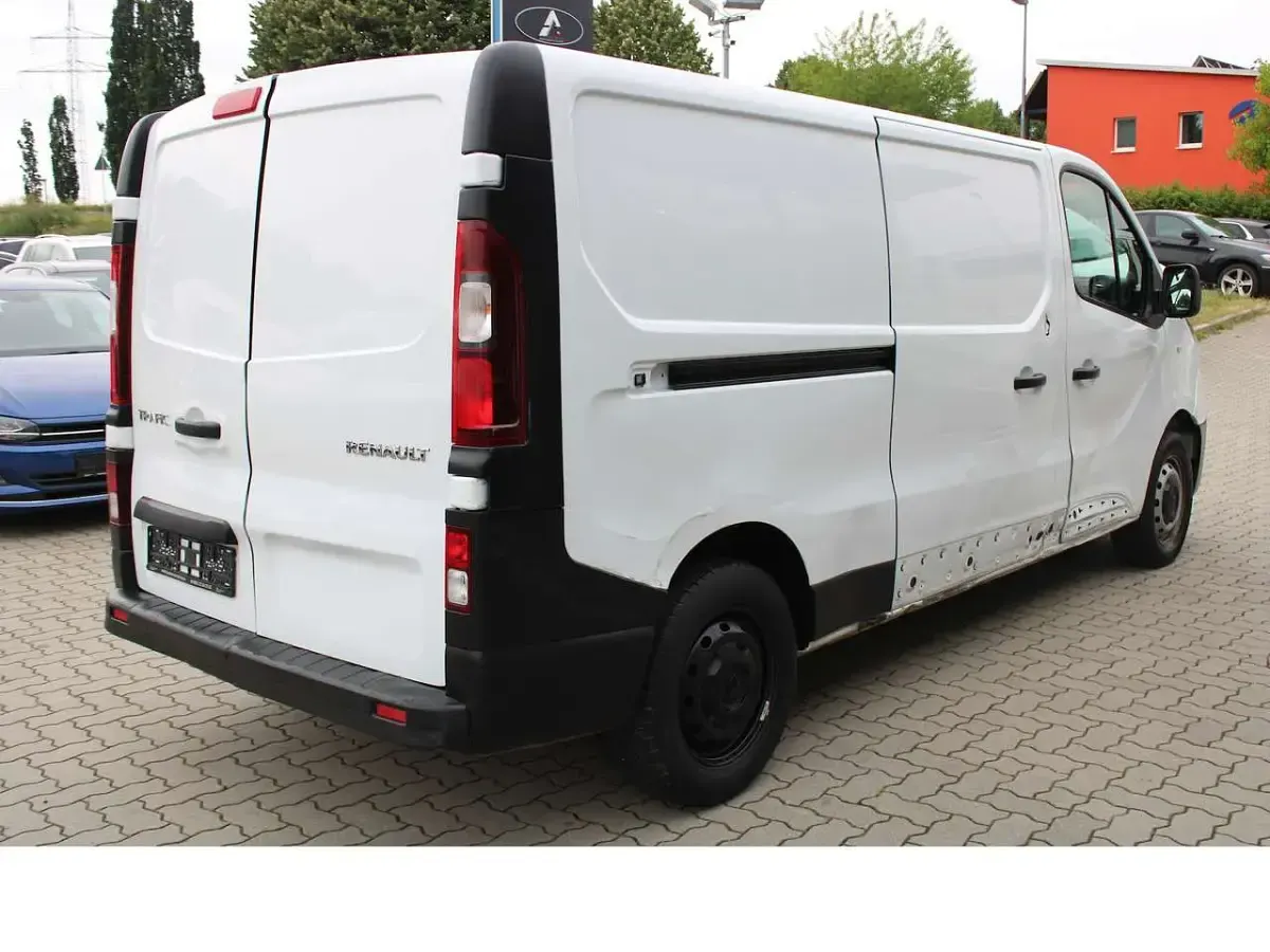 Gebraucht Renault Trafic Komfort 120 PS (88 kW) 2021 Weiß Van / Kleinbus