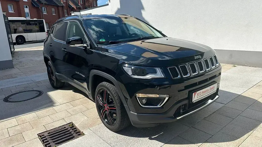 Gebraucht Jeep Compass Limited 170 PS (125 kW) 2018 Schwarz SUV