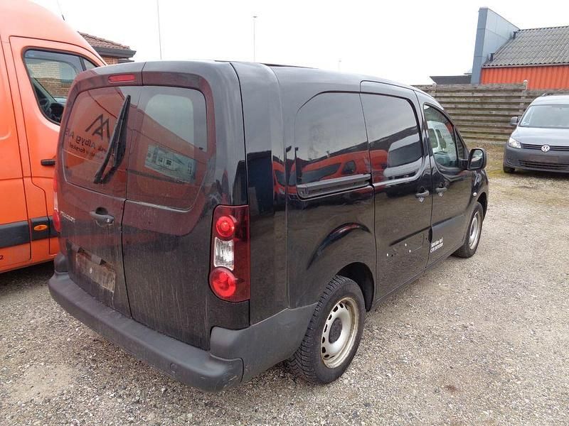 Gebraucht Peugeot Partner Premium 99 PS (72 kW) 2017 Schwarz Van / Kleinbus