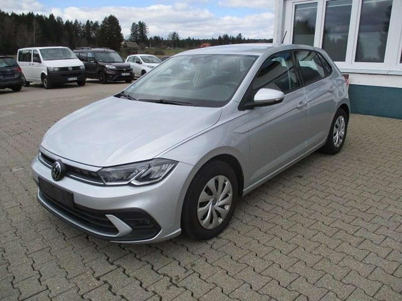 Reflexsilber metallic Gebraucht 2023 VW Polo Life Kleinwagen | 19.990 € (Fairer Preis) - Bild 1/4