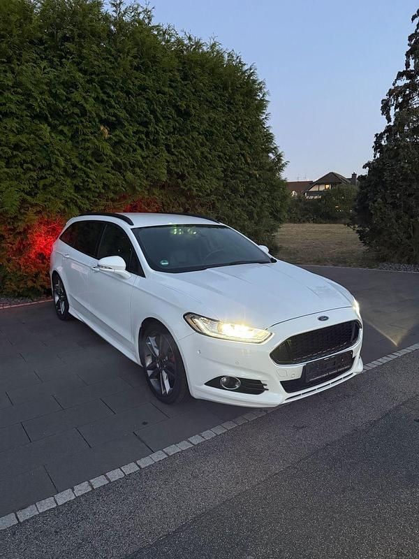 Weiß Gebraucht 2018 Ford Mondeo ST-Line Kombi | 15.980 € (Fairer Preis) - Bild 1/4