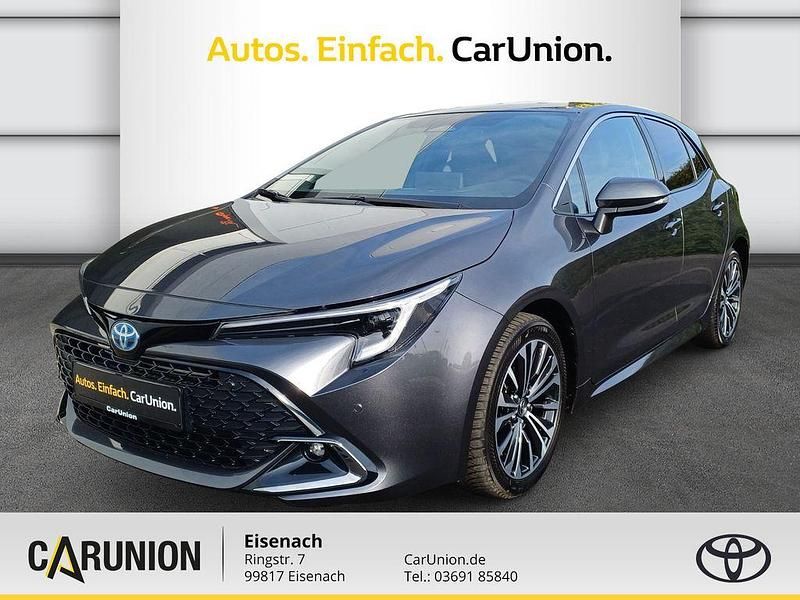 1g3 (grau) Gebraucht 2023 Toyota Corolla Team Limousine | 25.870 € (Fairer Preis) - Bild 1/4