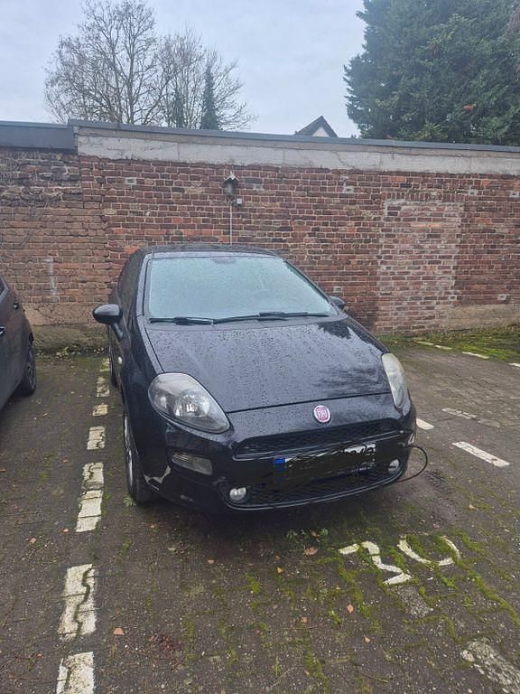 Gebraucht Fiat Punto 77 PS (56 kW) 2013 Schwarz Kleinwagen