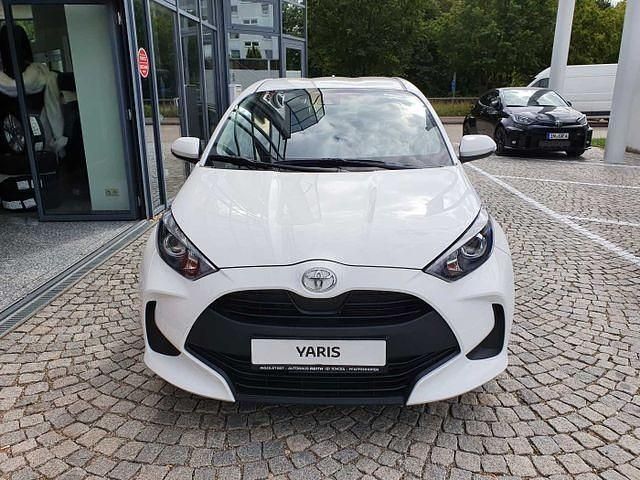 Gebraucht Toyota Yaris Comfort 72 PS (52 kW) 2023 Schneeweiß (metallic) Kleinwagen