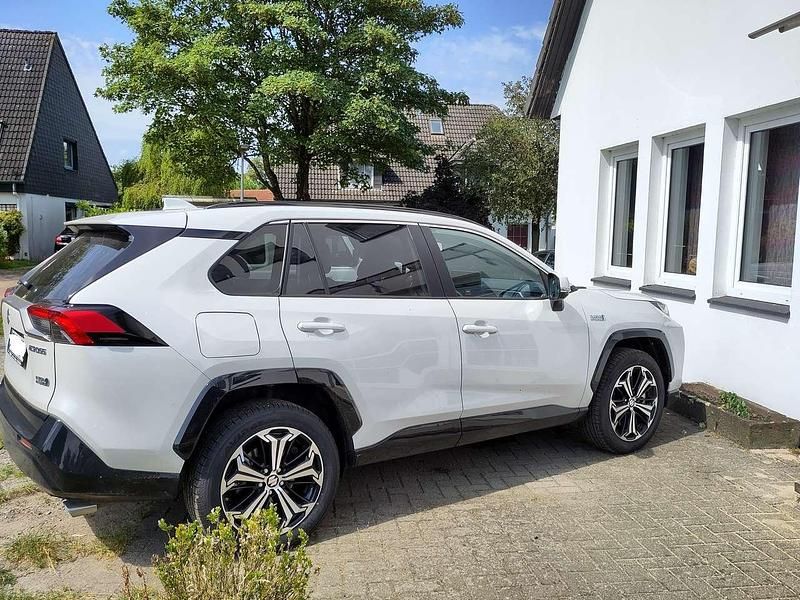 Second-hand Suzuki Across Comfort+ 185 CP (136 kW) 2023 Alb SUV
