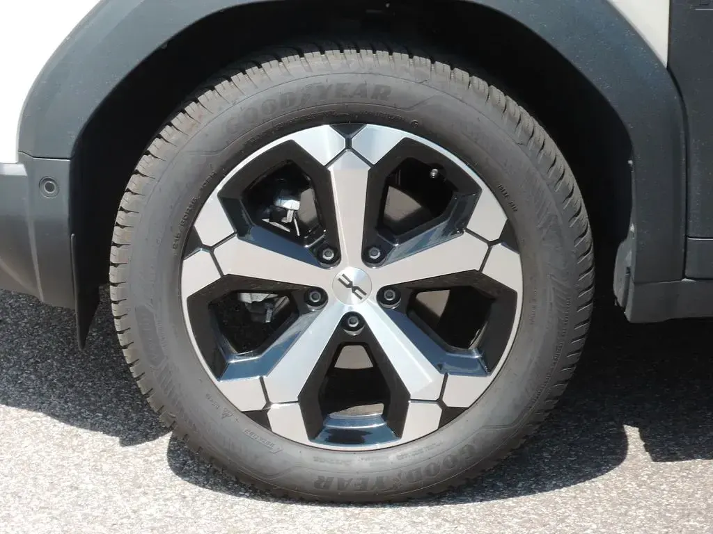 Gebraucht Dacia Duster Journey 141 PS (103 kW) 2025 Grau SUV