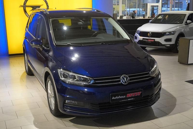 Blau Gebraucht 2017 VW Touran Highline Van / Kleinbus | 18.890 € (Guter Preis) - Bild 1/4