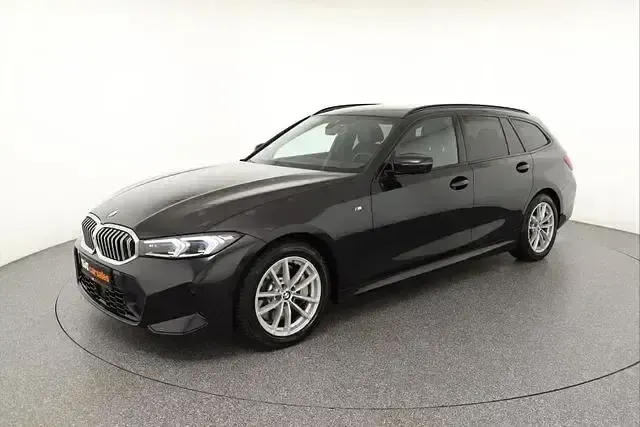 Gebraucht BMW 330 M Sport 286 PS (210 kW) 2025 Schwarz Limousine