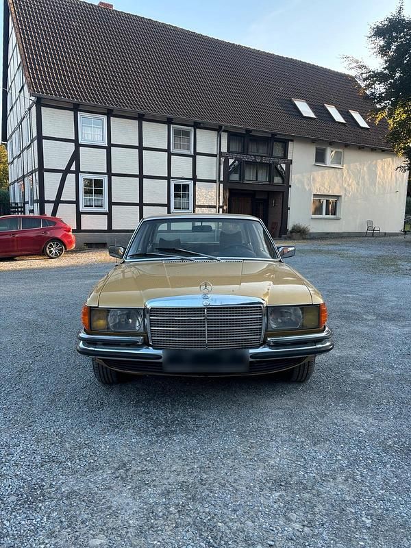 Gebraucht Mercedes 280 185 PS (136 kW) 1973 Gold Limousine