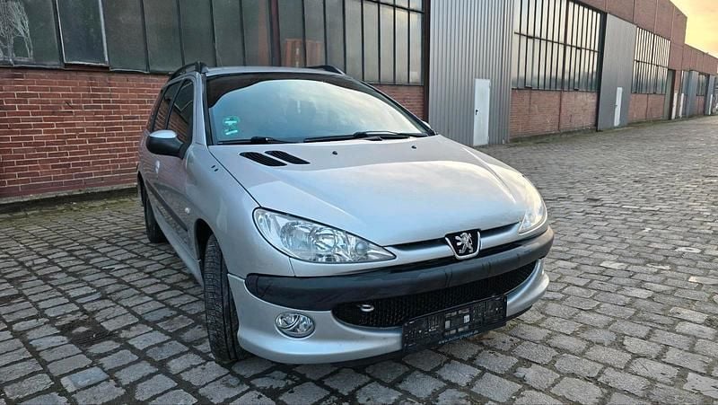 Gebraucht Peugeot 206 75 PS (55 kW) 2006 Silber Kombi