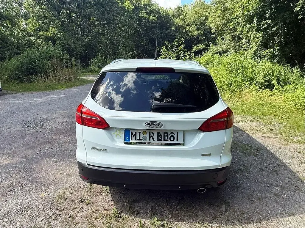 Gebraucht Ford Focus Titanium 150 PS (110 kW) 2015 Weiß Limousine