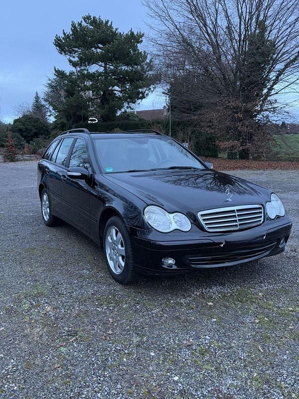 Schwarz Gebraucht 2006 Mercedes C180 Avantgarde Kombi | 2.500 € (Fairer Preis) - Bild 1/4