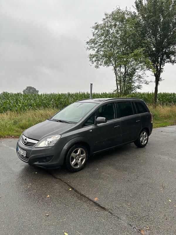 Grau Gebraucht 2012 Opel Zafira Van / Kleinbus | 1.900 € (Superpreis) - Bild 1/4