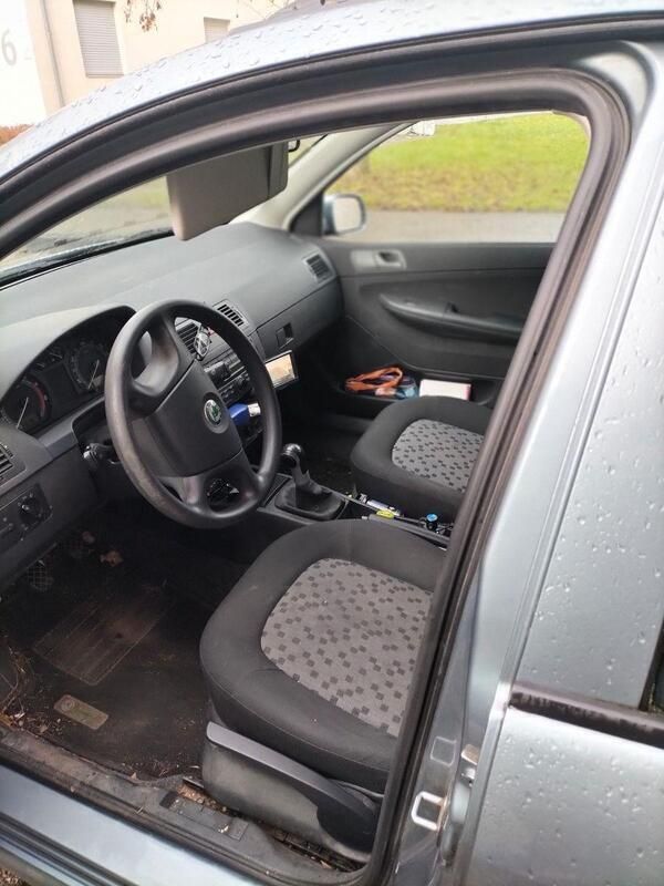 Grau Gebraucht 2006 Skoda Fabia Ambiente Kombi | 1.850 € - Bild 1/4