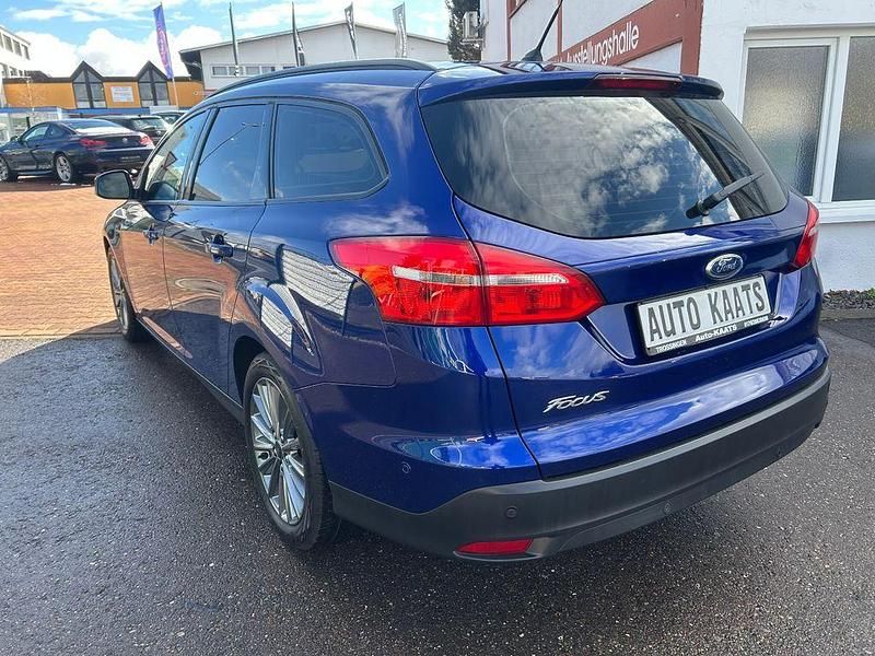 Gebraucht Ford Focus Business Edition 120 PS (88 kW) 2015 Blau Limousine