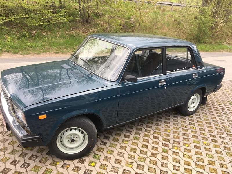 Second-hand Lada 2107 75 CP (55 kW) 1996 Berlinǎ