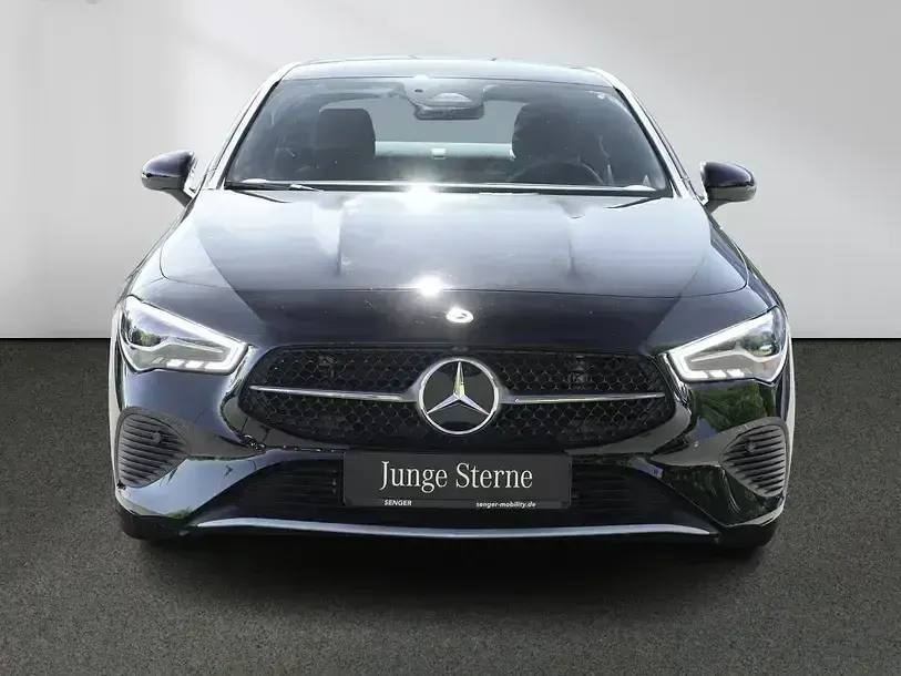 Gebraucht Mercedes CLA200 Advanced 163 PS (119 kW) 2025 Unilack nachtschwarz Coupé