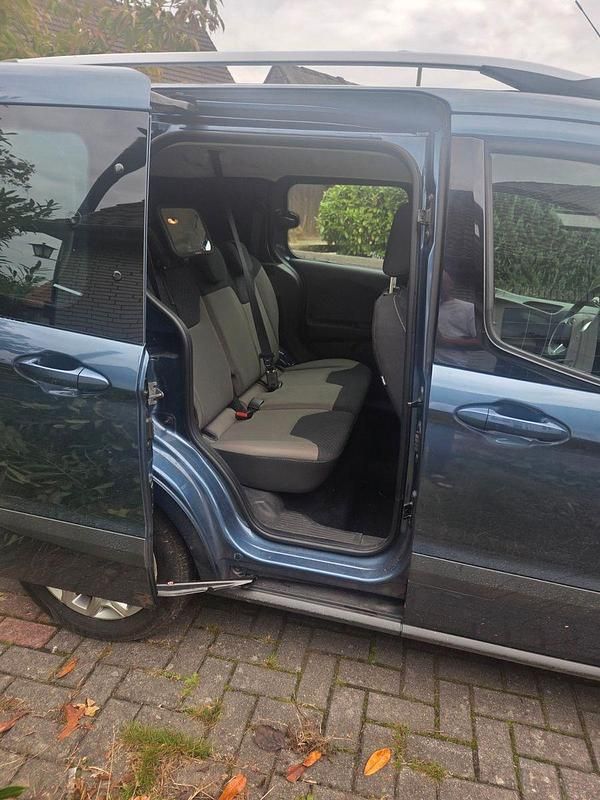 Second-hand Ford Transit 101 CP (74 kW) 2020 Albastru Break